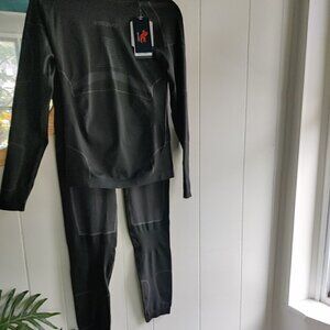 Ski Wear long underwear for Warmth & Protection by Nooyme. Dry technology. Sz XL